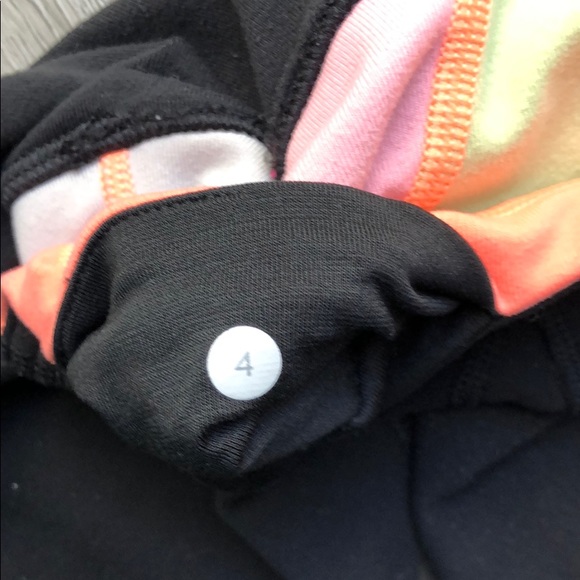 Reversible lululemon black wunder under leggings - Picture 9 of 9